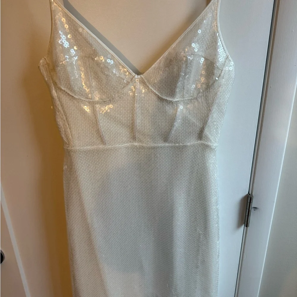 Elegant White Sequin Dress - Picture 5 of 6
